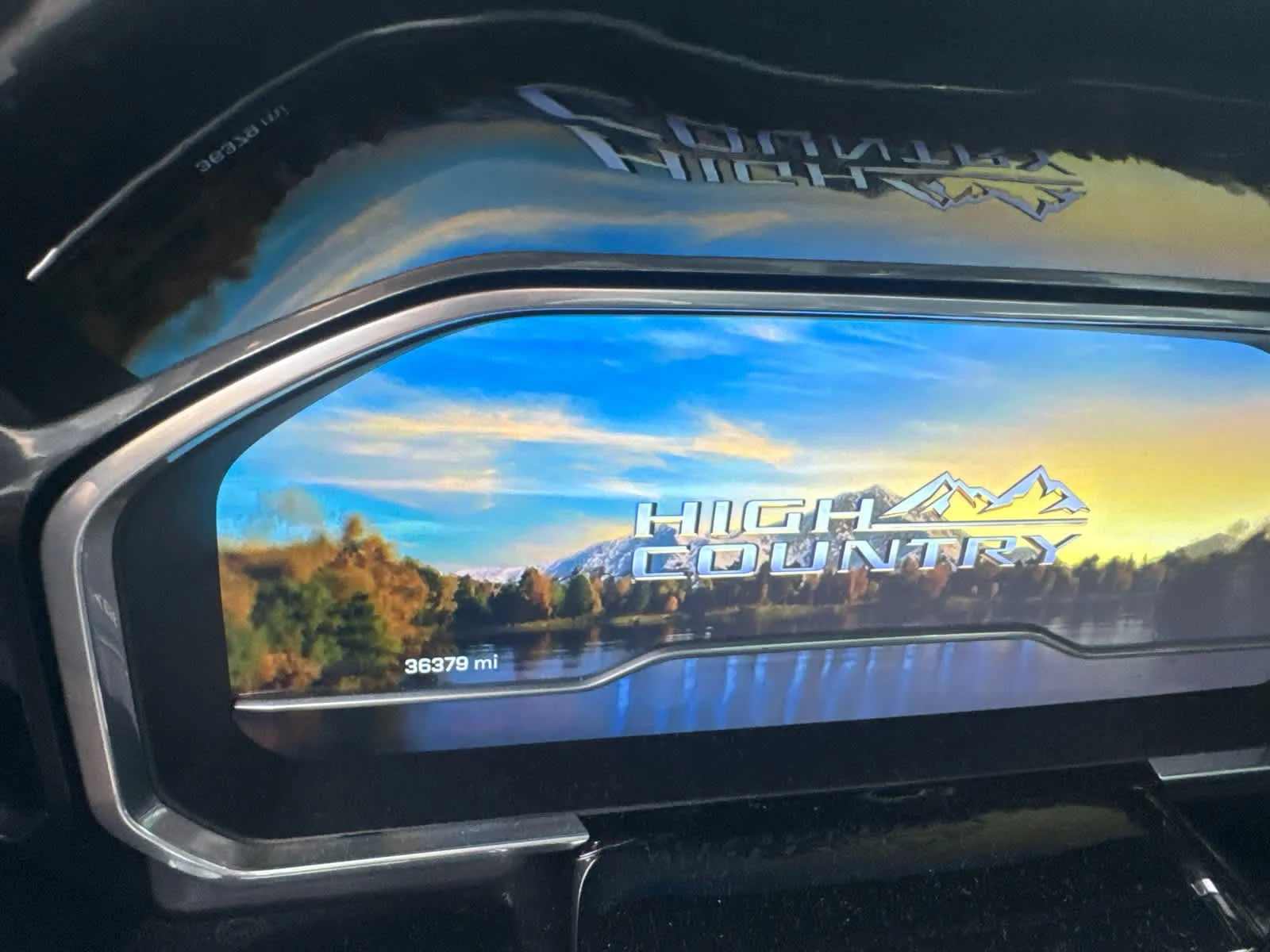 Used 2024 Iridescent Pearl Tricoat Chevrolet High Country image 8
