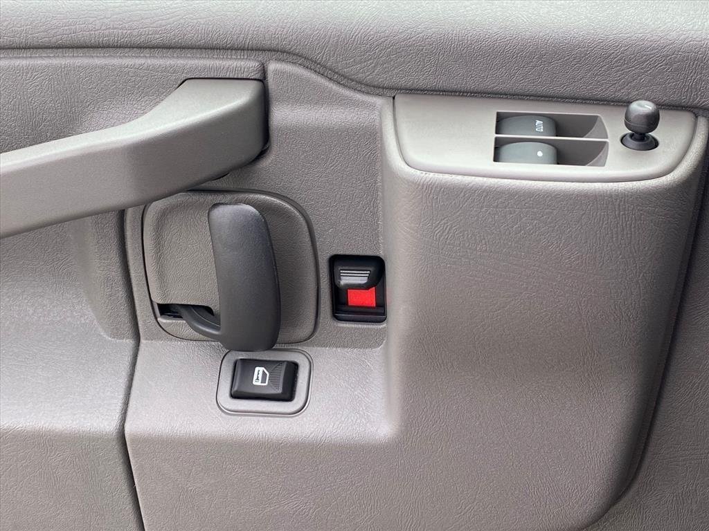 2025 Chevrolet Express Cargo Work Van - Photo 19