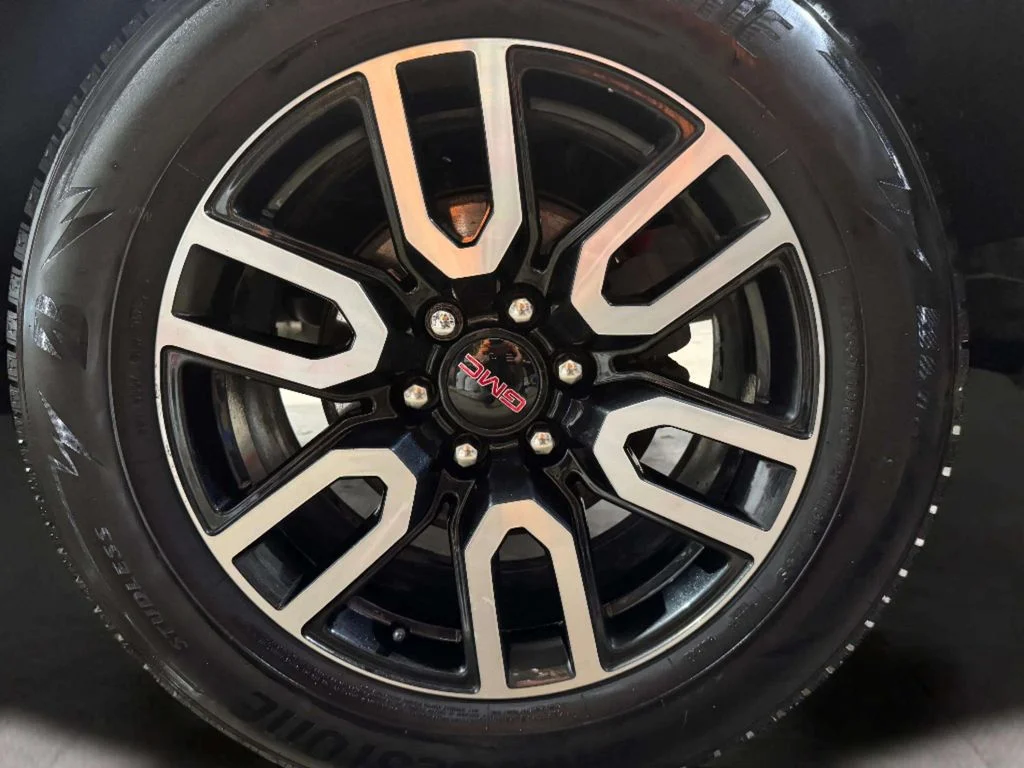 Used 2023 Onyx Black GMC AT4 image 36