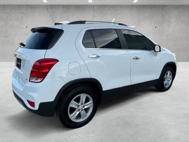 Used 2020 SUMMIT WHITE Chevrolet LT image 16