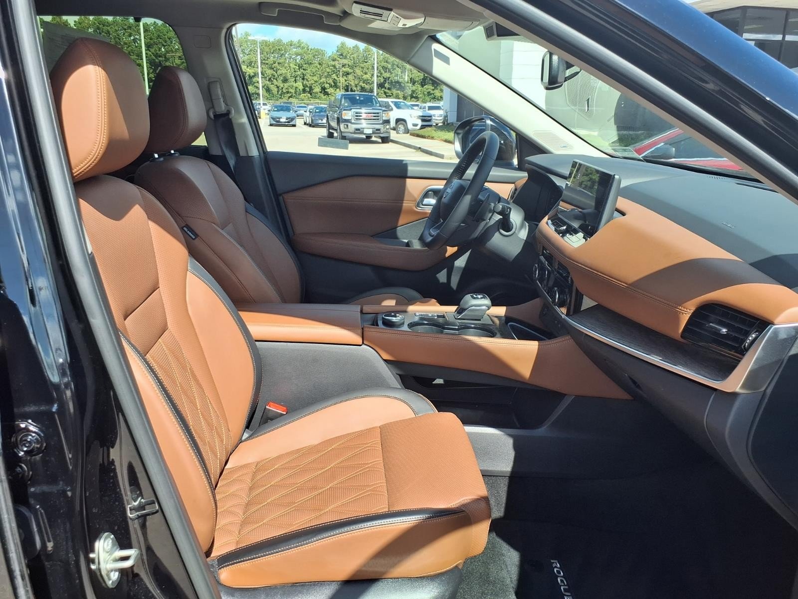 2026 Nissan Rogue Platinum Black at Robbins Nissan