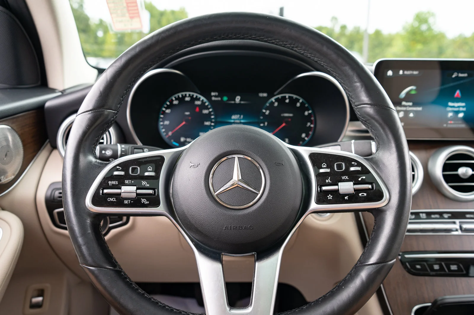 Used 2021  Mercedes-Benz GLC 300 image 29