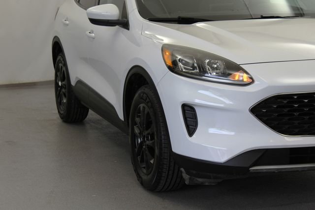 Used 2021 White Ford SE image 4