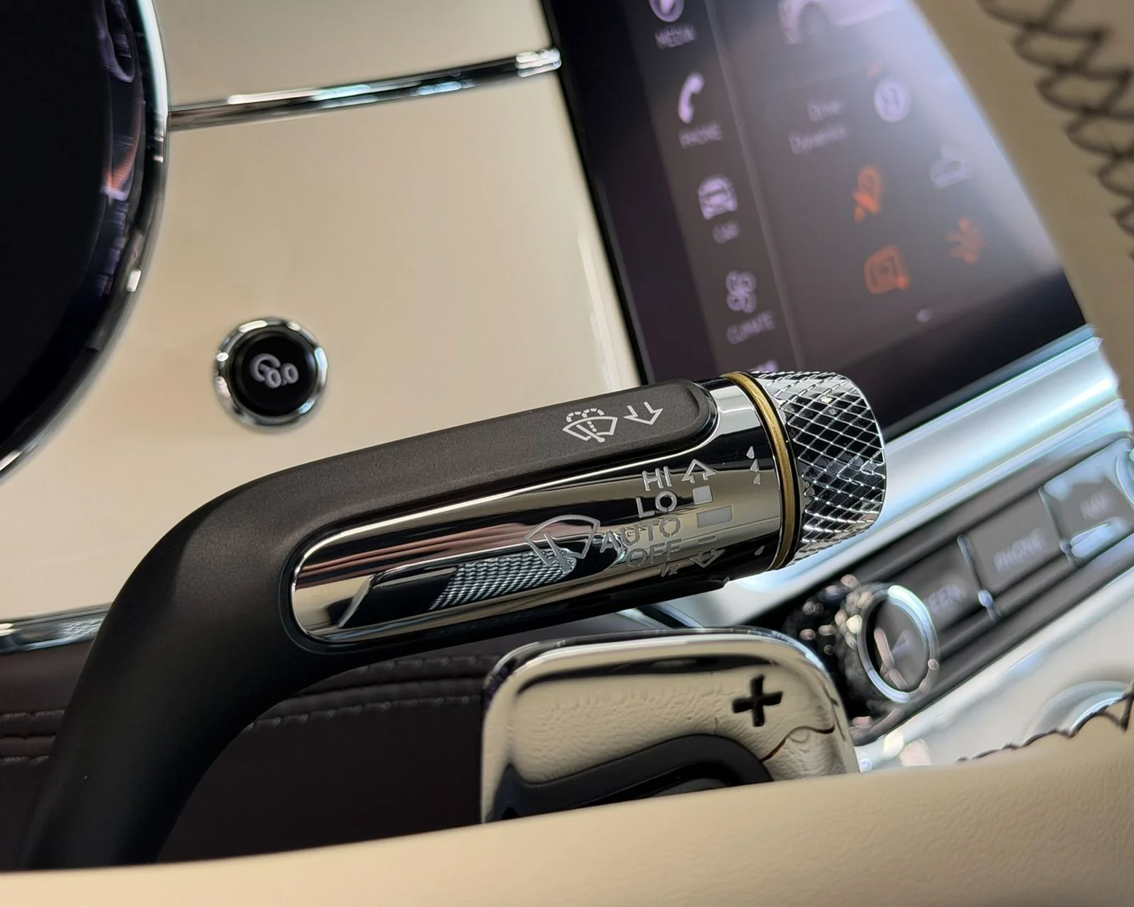 Used 2023 Brown Bentley V8 image 27