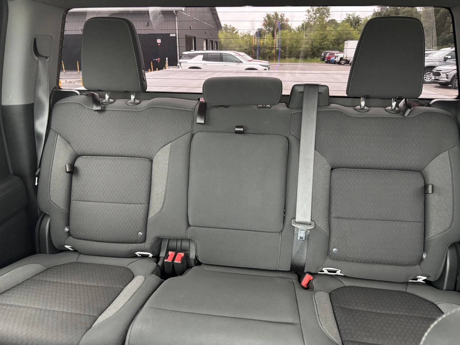 Used 2021 SUMMIT WHITE Chevrolet RST image 18