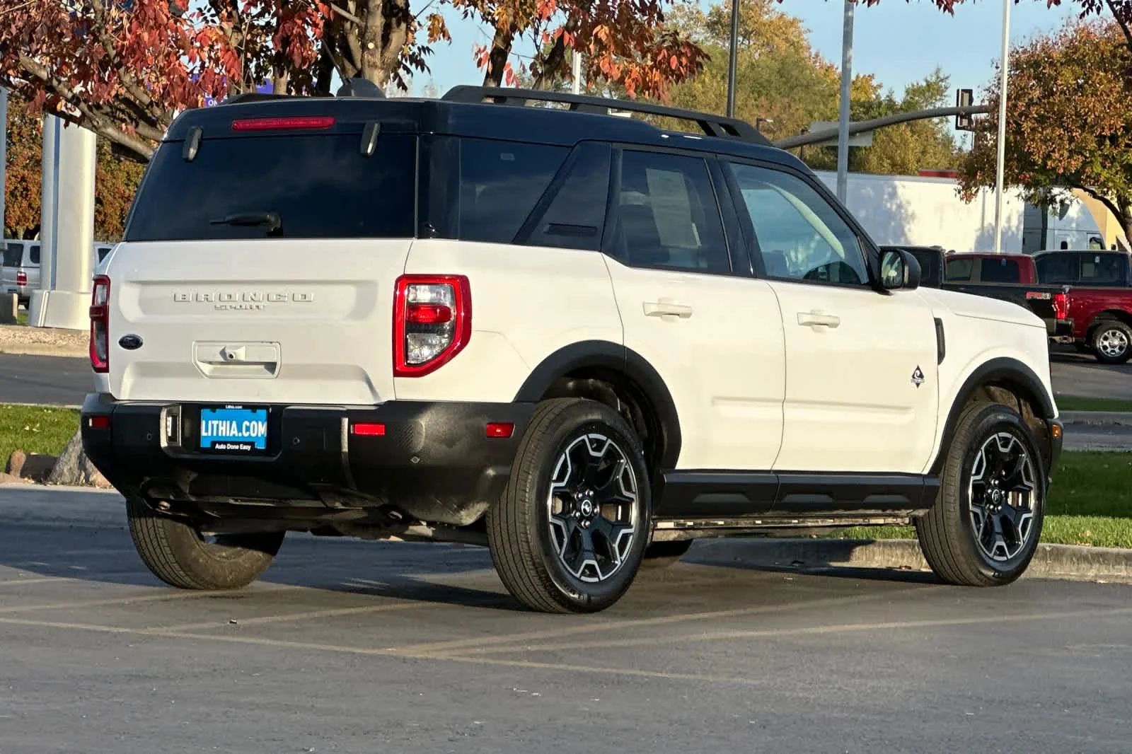 Certified Used 2025 Oxford White Clearcoat Ford Outer Banks image 2