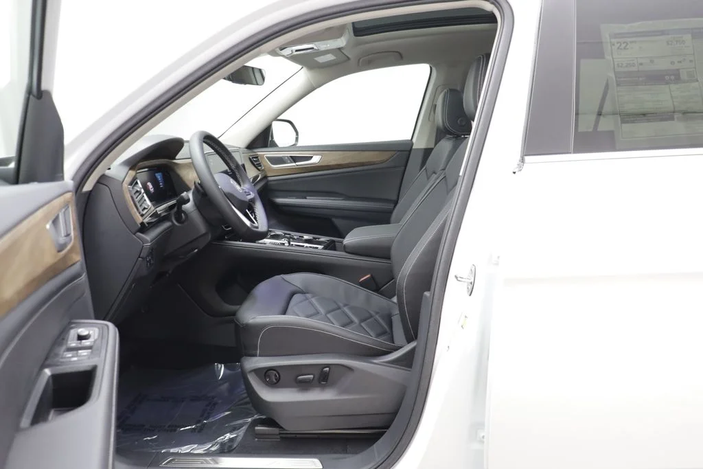 New 2026 Opal White Volkswagen 2.0T SE w/Technology image 6