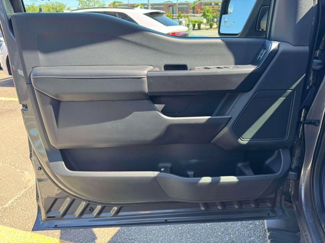 Used 2023 CARBONIZED GRAY METALLIC Ford XL image 17
