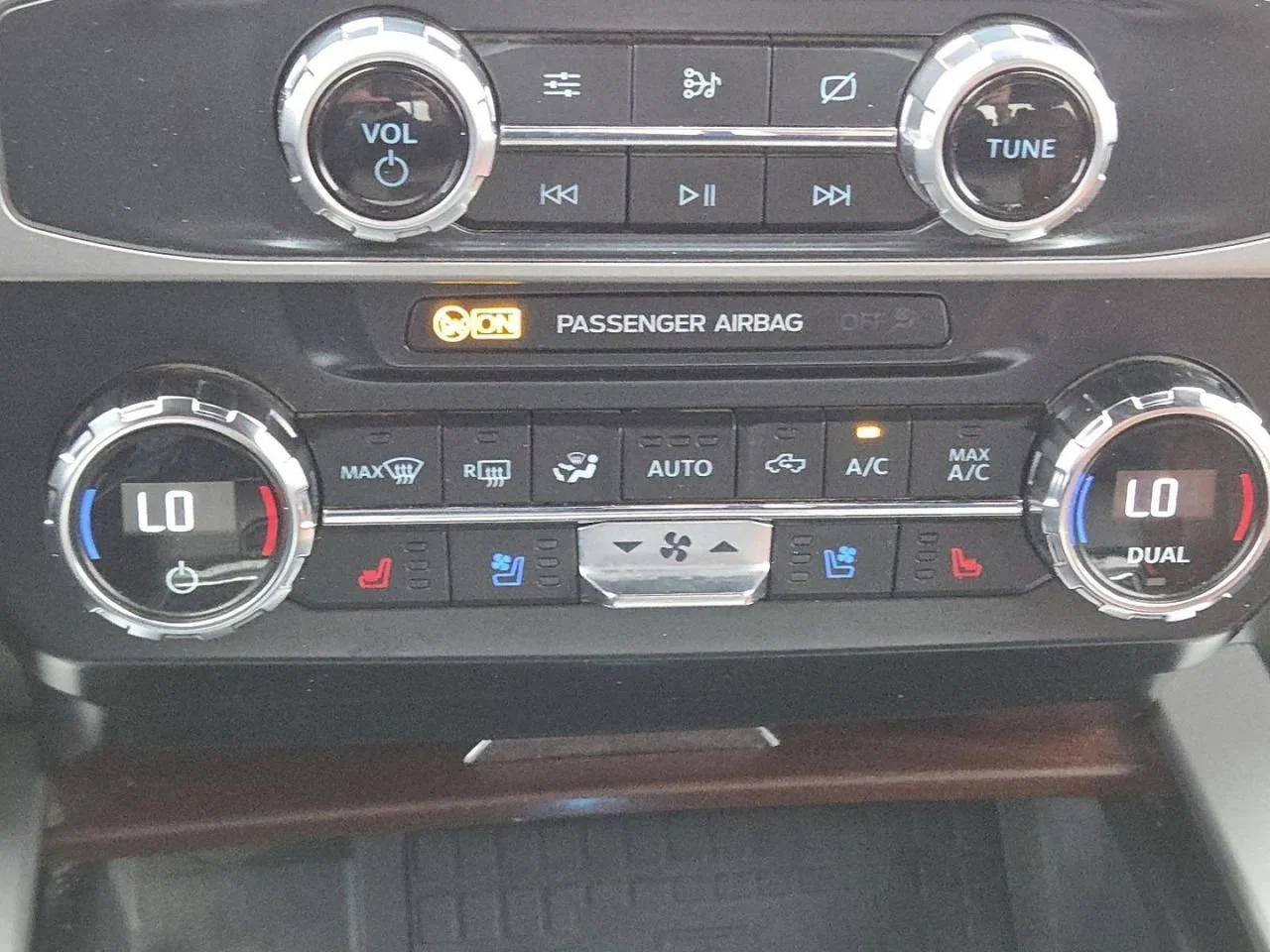 Used 2022  Ford XL image 35