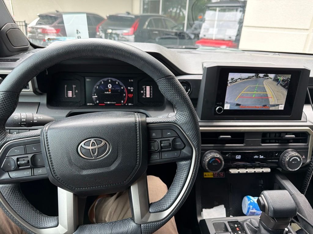 Used 2024  Toyota SR5 image 9