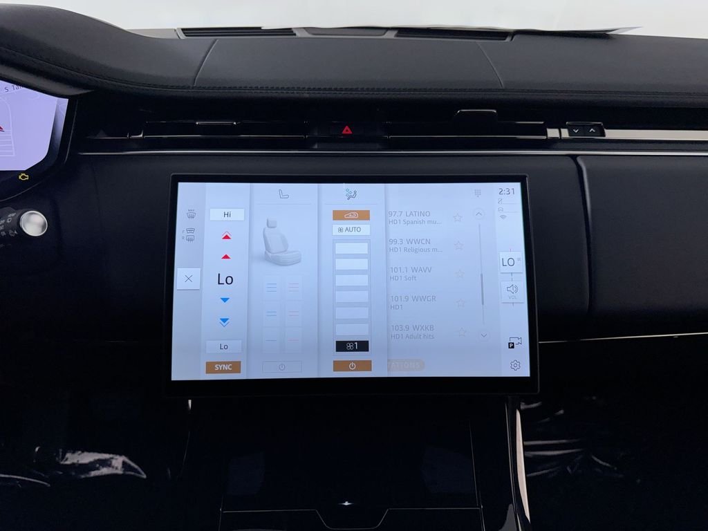 New 2026 Fuji White Land Rover SE image 17