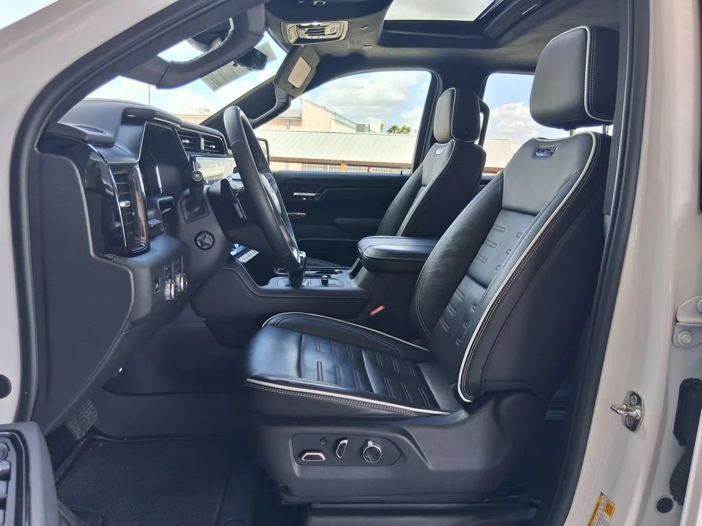 Used 2025 Summit White GMC AT4X image 22