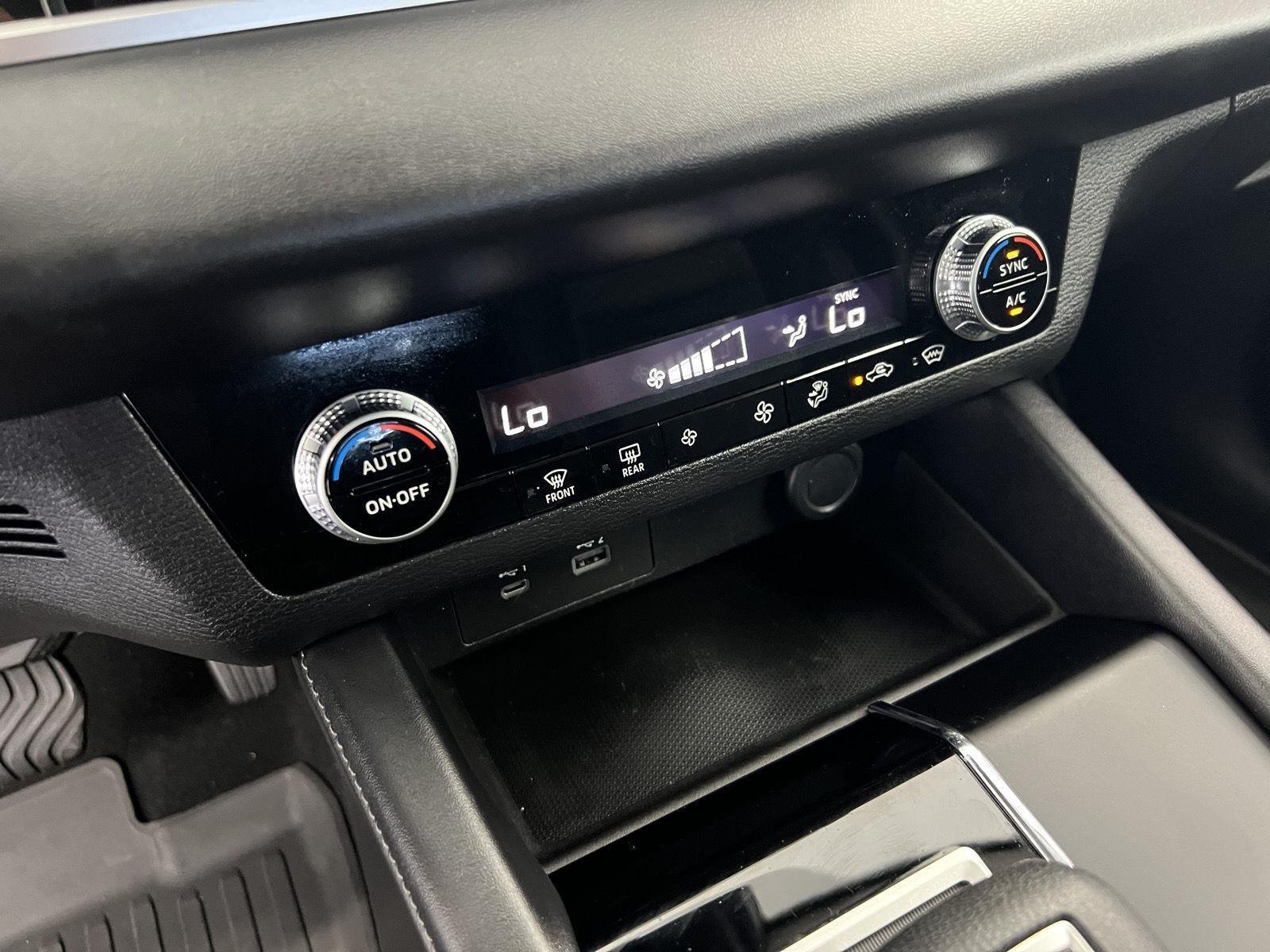 2022 Mitsubishi Outlander ES - Photo 17