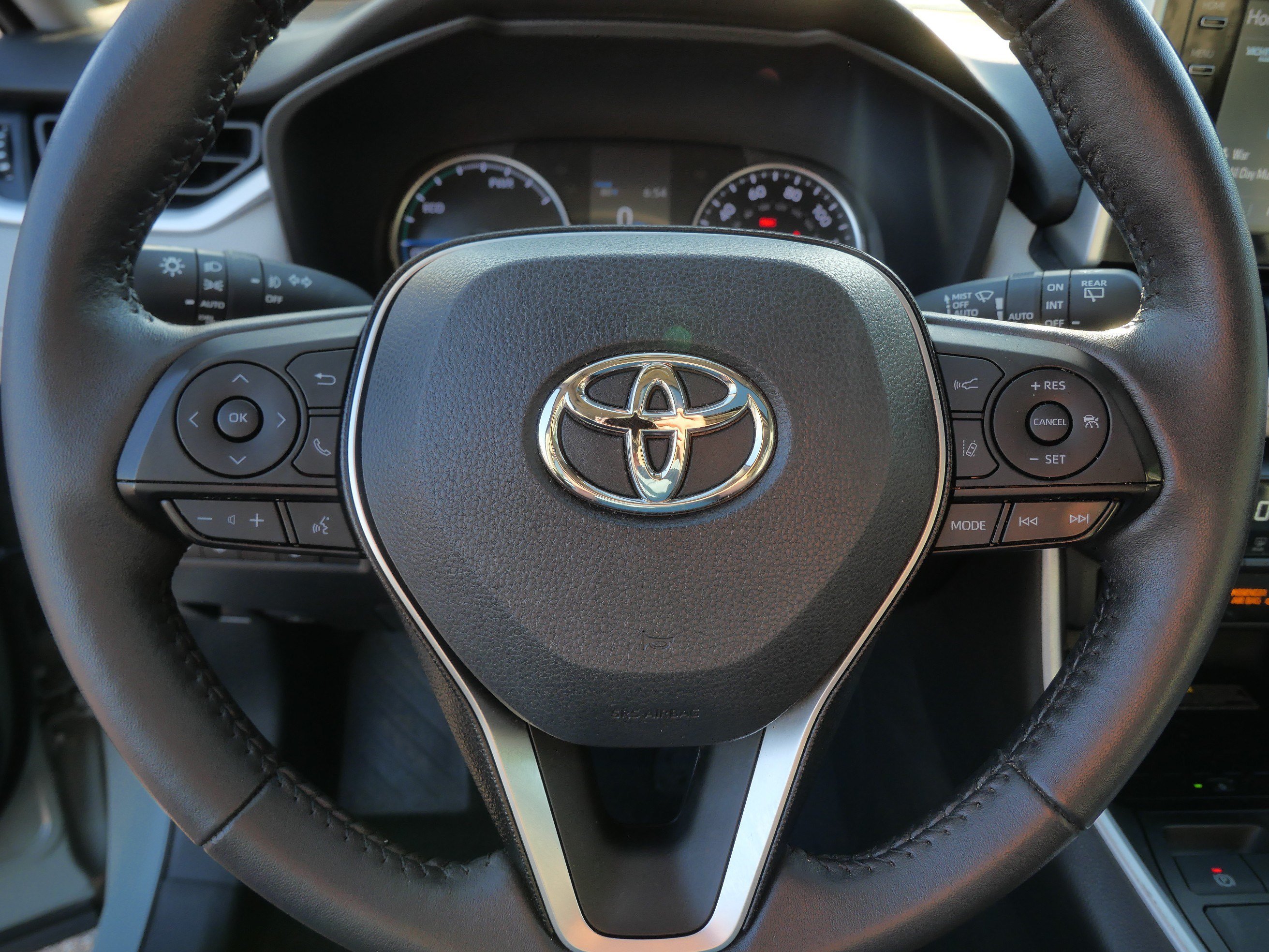 Certified Used 2021 Lunar Rock Toyota Hybrid XLE Premium image 26