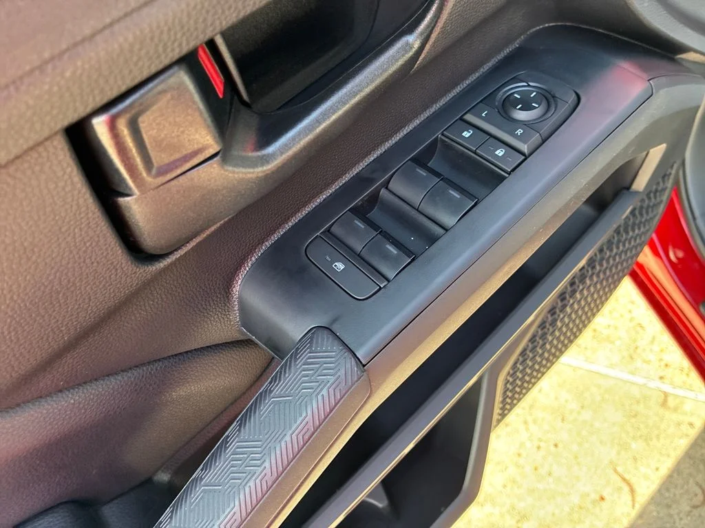2026 Toyota Tacoma SR5 - Photo 13