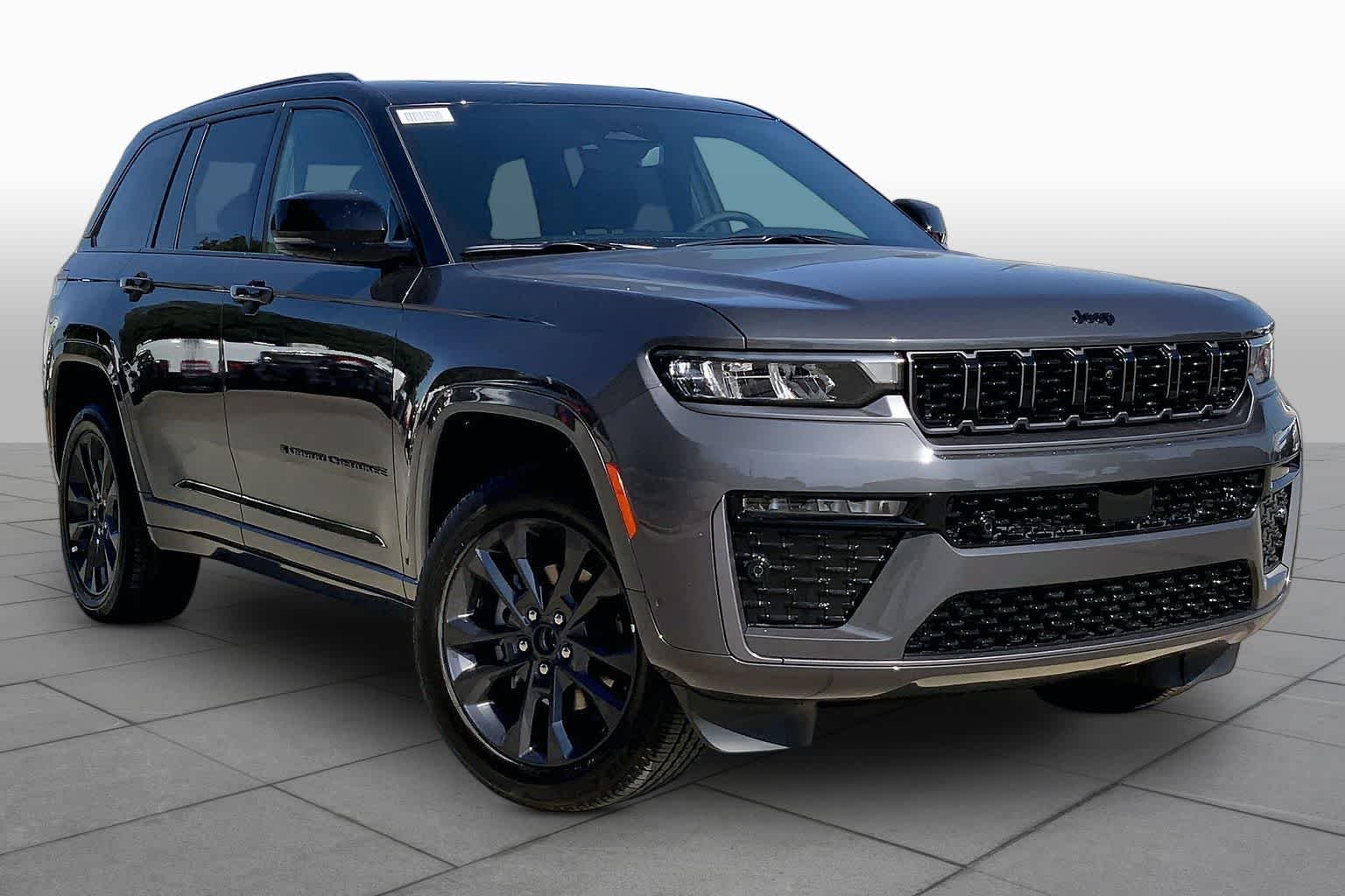 New 2026 Baltic Gray Metallic Clear-Coat Exterior Paint Jeep Limited Reserve image 2