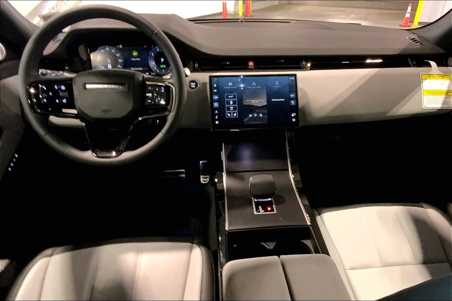 2026 Land Rover Range Rover Evoque Dynamic SE - Photo 5