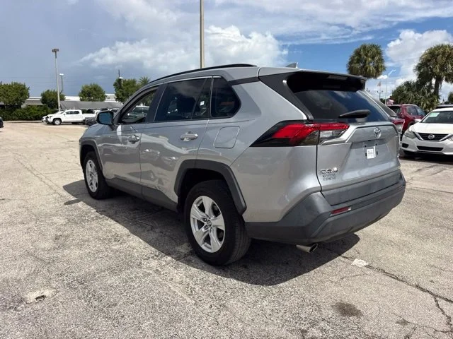 Used 2020 Silver Toyota XLE image 14