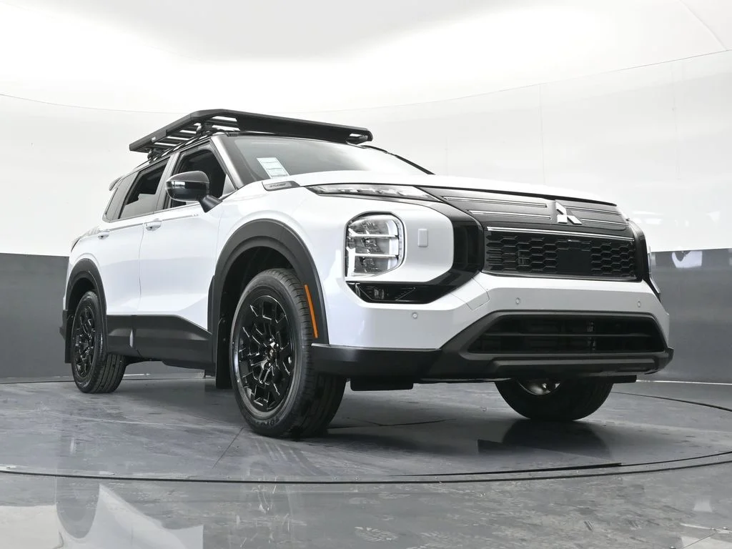 New 2026 White / Black Mitsubishi Trail Edition image 74