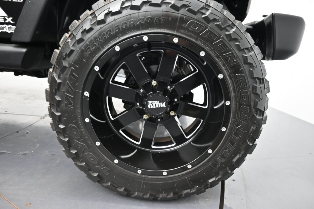 Used 2014 Black Clearcoat Jeep Unlimited Sport image 33