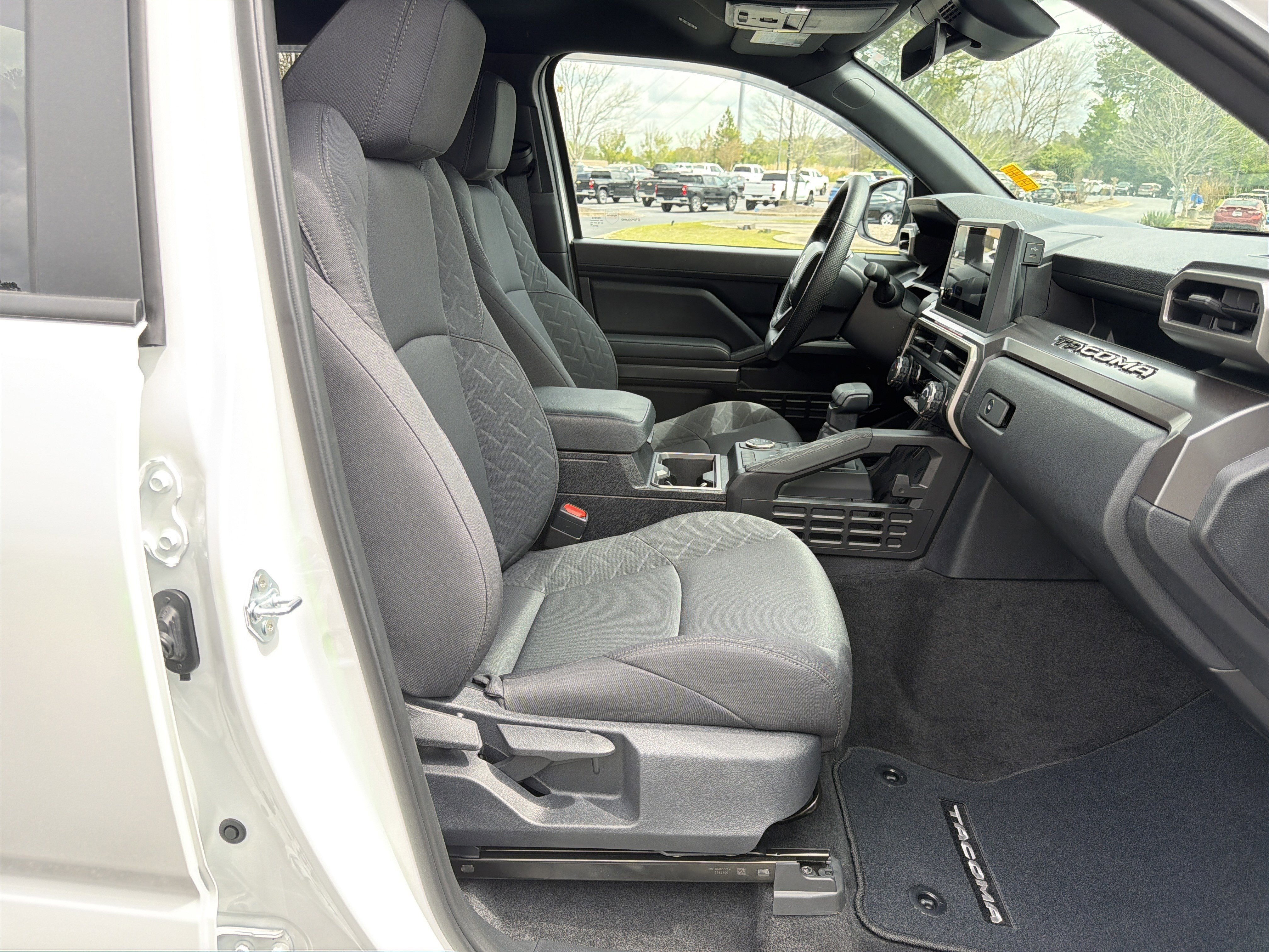 Used 2025 Ice Cap Toyota SR5 image 13