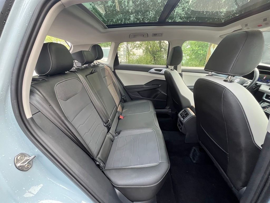 Used 2025 Gray Volkswagen 1.5T SE image 29