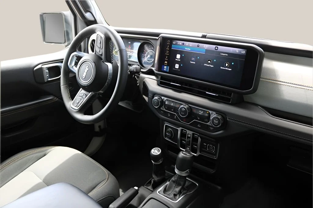Used 2025 White Jeep Sahara image 19
