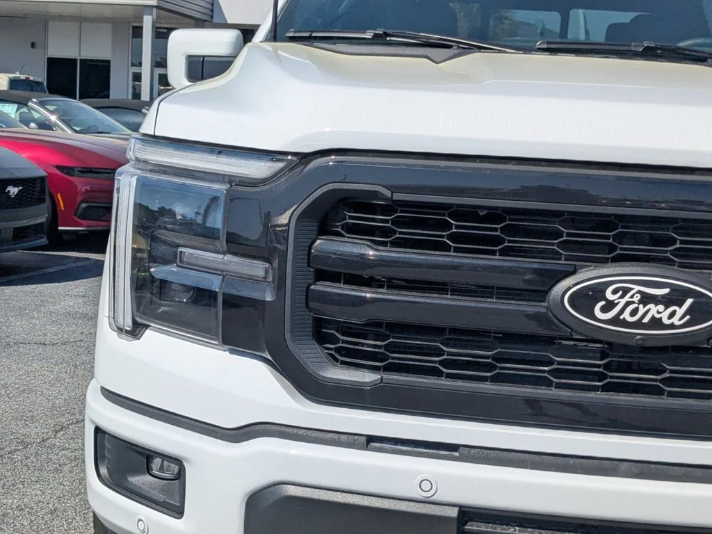 New 2026 Oxford White Ford Lariat image 10