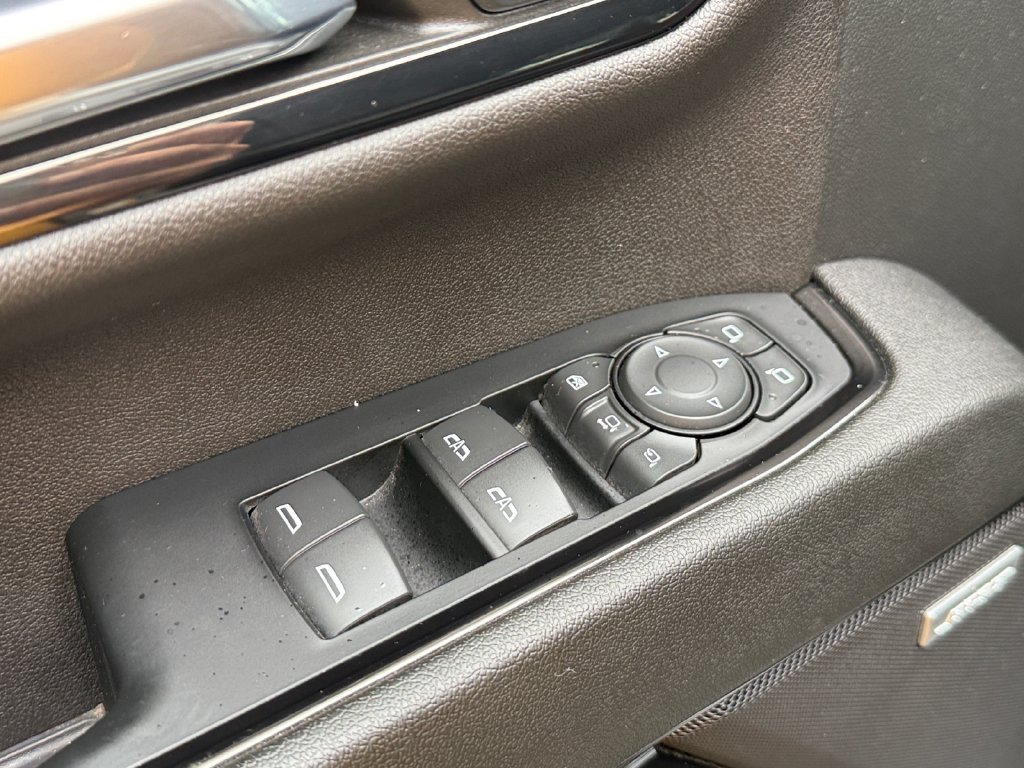 Used 2024 Silver GMC AT4 image 28