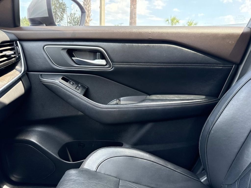 Used 2021 Gray Nissan Platinum image 29