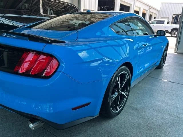 Used 2017 Blue Ford GT image 9