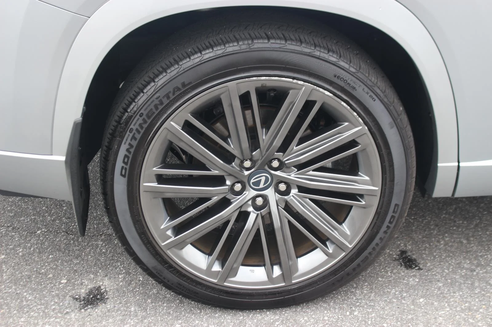 Used 2026 Silver Lexus TX 550h+ Luxury image 30