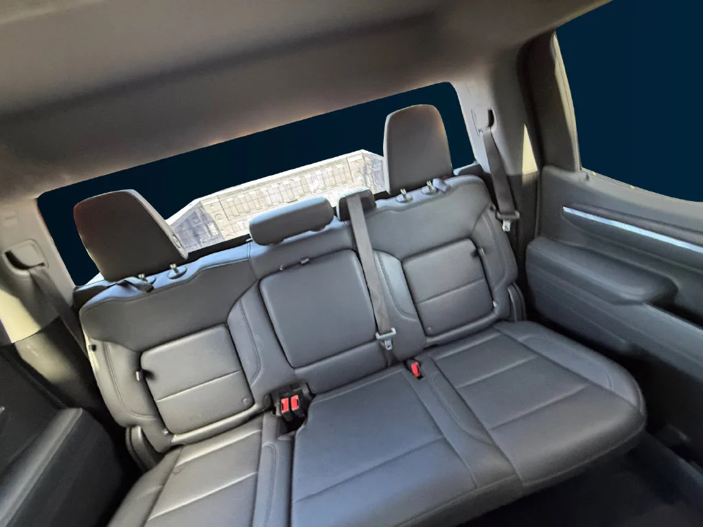 Used 2025 Silver GMC SLT image 18