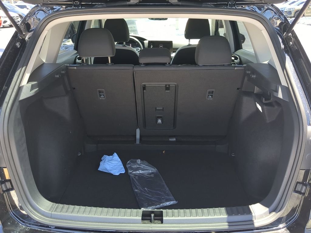 New 2026 Black Volkswagen 1.5T S image 9