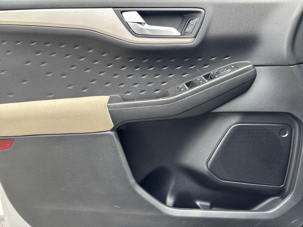 Used 2020 Silver Ford SE Sport image 15
