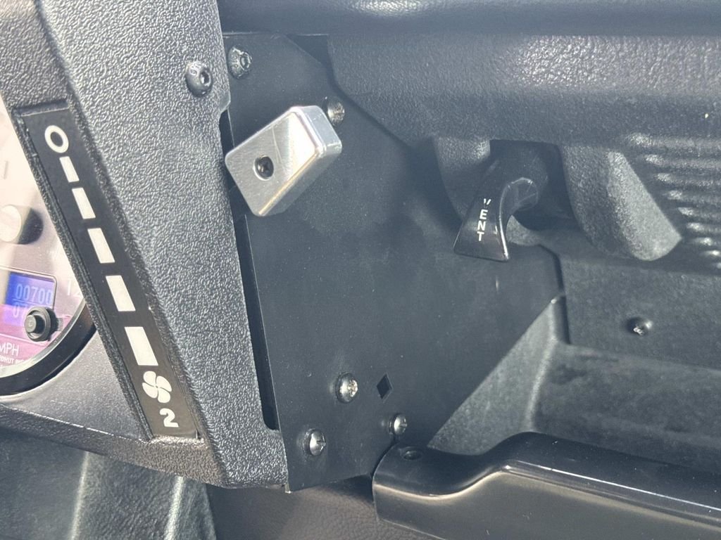 Used 1997 Beluga Black Clearcoat Land Rover COLLECTOR SERIES image 23