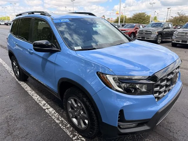 Used 2025 Diffused Sky Blue Pearl Honda TrailSport image 1