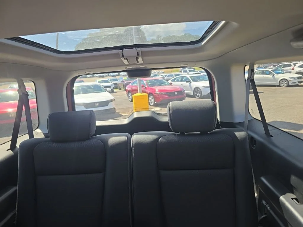 Used 2006 Red Honda EX-P image 3