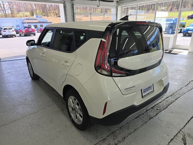 Used 2025  Kia LX image 3