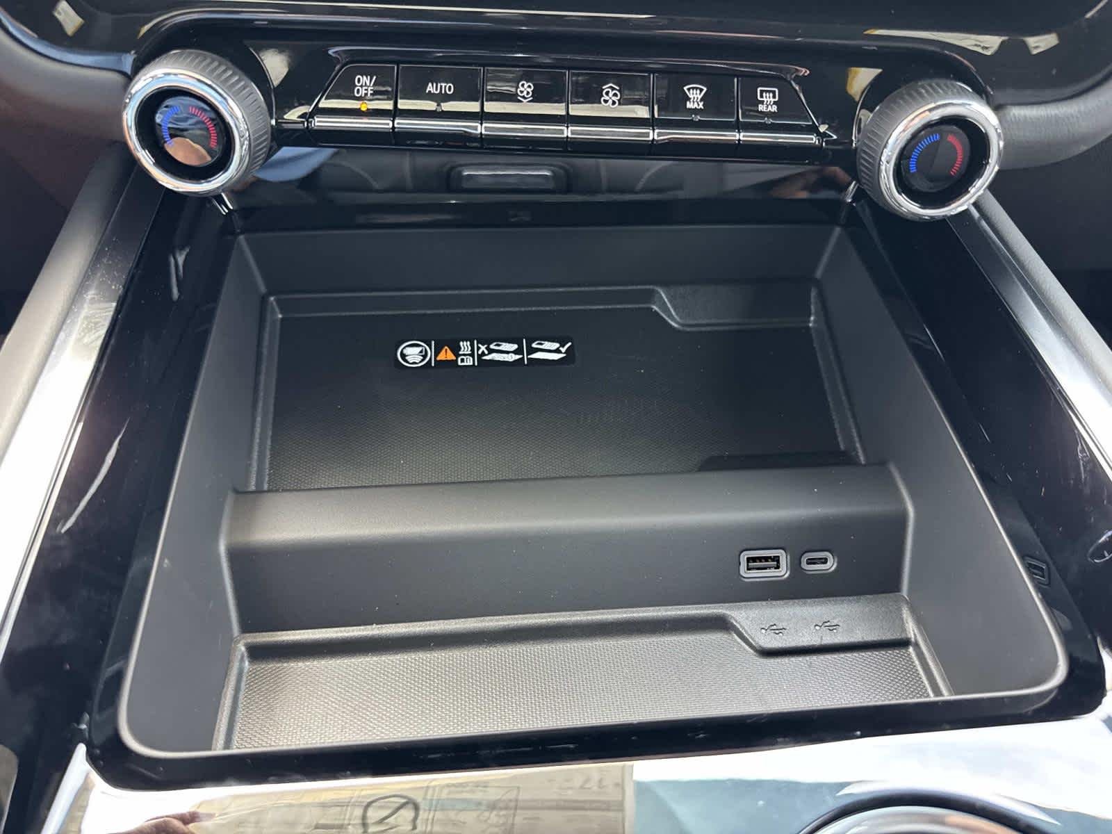 2026 Chevrolet Tahoe Premier - Photo 17