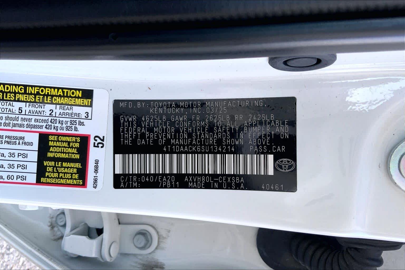 Used 2025 Ice Cap Toyota SE image 34