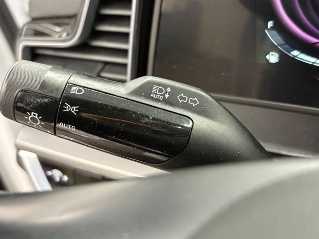 Used 2023 White Kia EX image 17