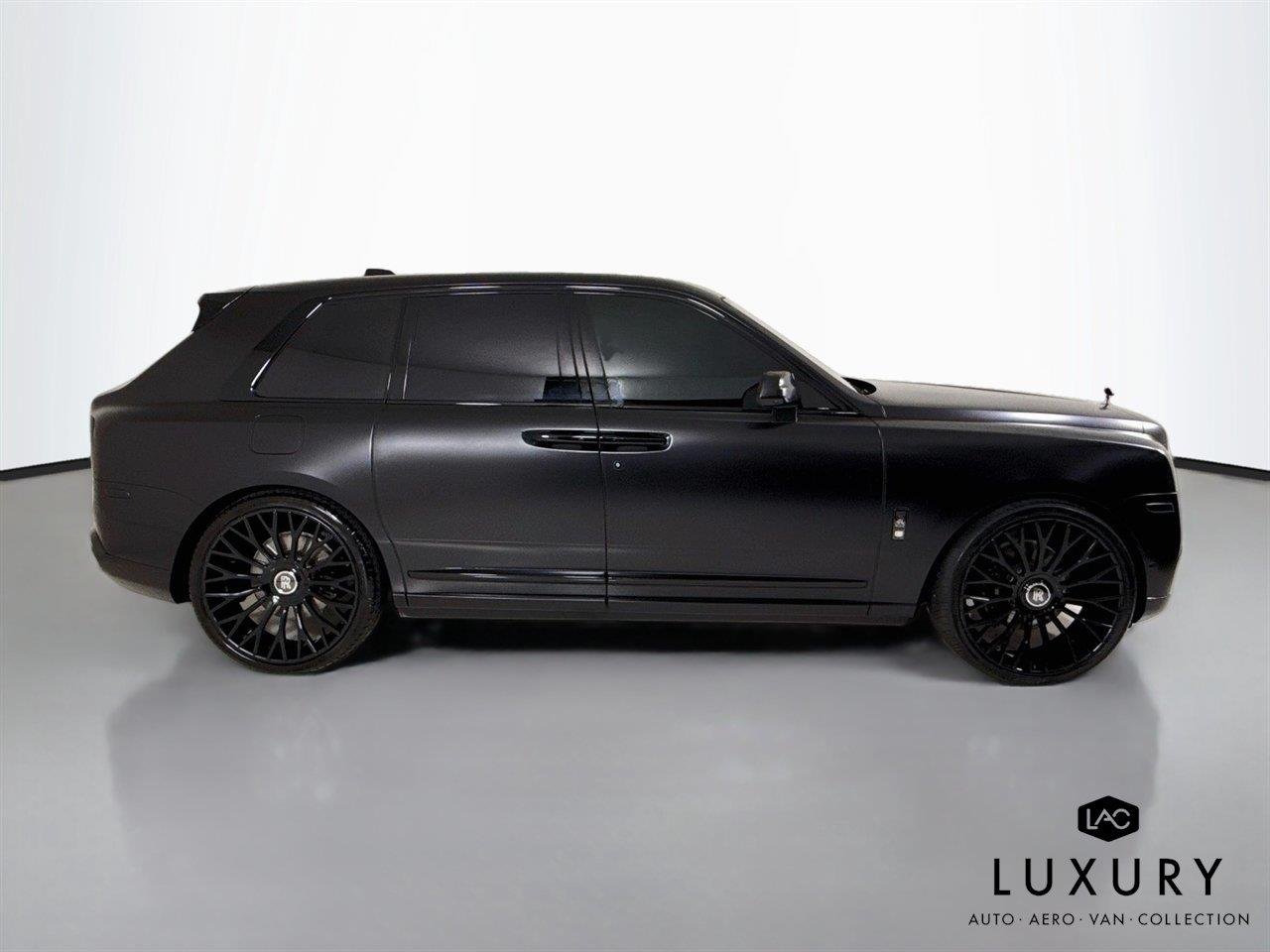 Used 2023 Gunmetal Rolls-Royce Black Badge | Rear Entertainment | 26