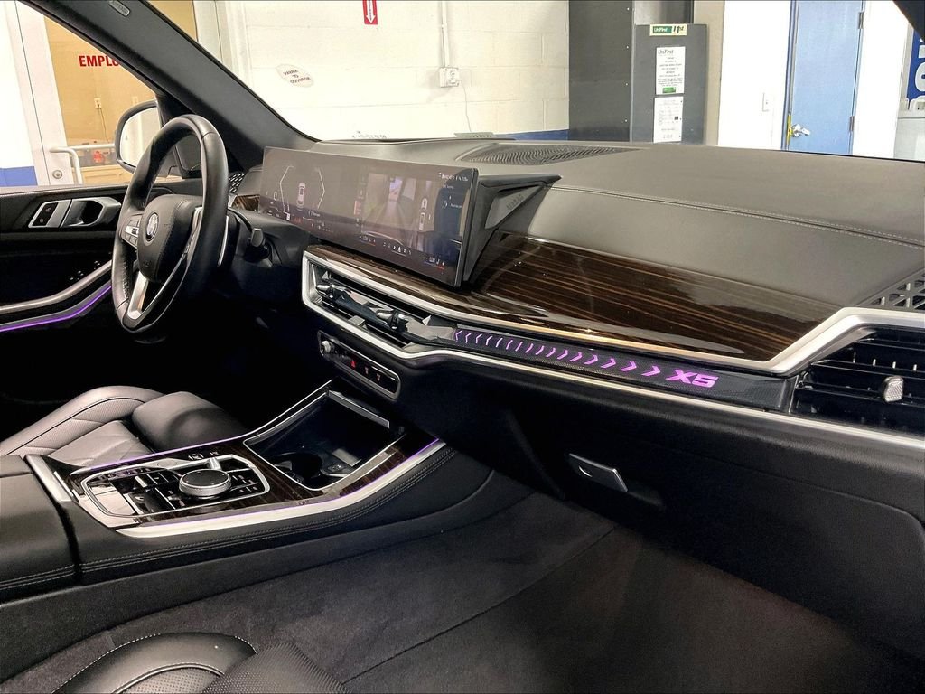 Used 2026 White BMW xDrive40i image 14