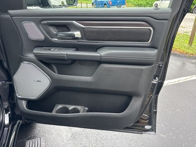 New 2026 Diamond Black Crystal Pearl-Coat Exterior Paint RAM Laramie image 9
