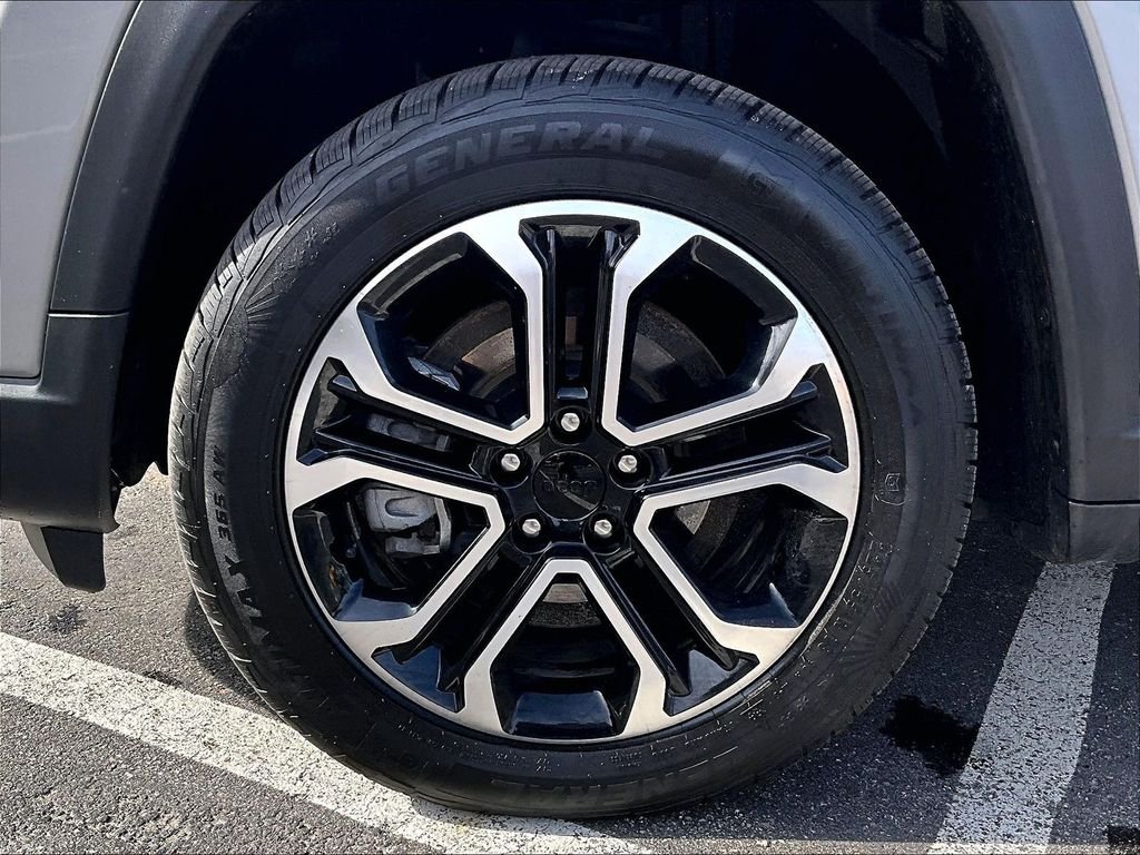 Used 2024 Gray Jeep Limited image 7