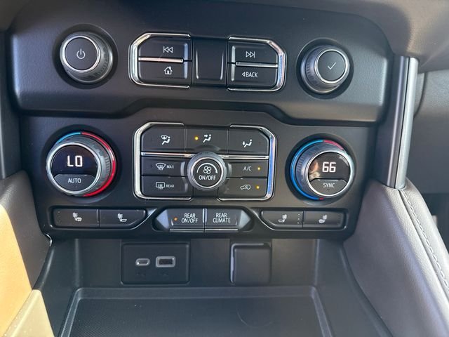 Used 2022 Black Chevrolet Z71 image 16