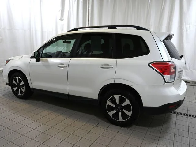 Used 2017 White Subaru 2.5i Premium image 10