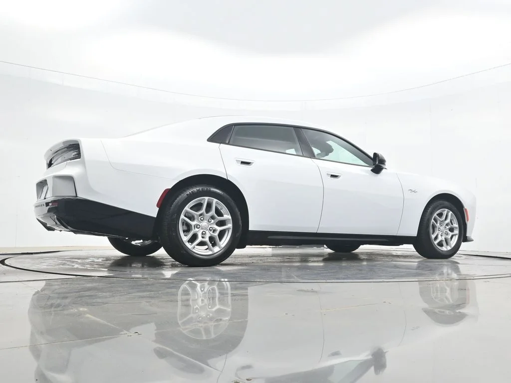 New 2026 White Knuckle Exterior Paint Dodge R/T image 38