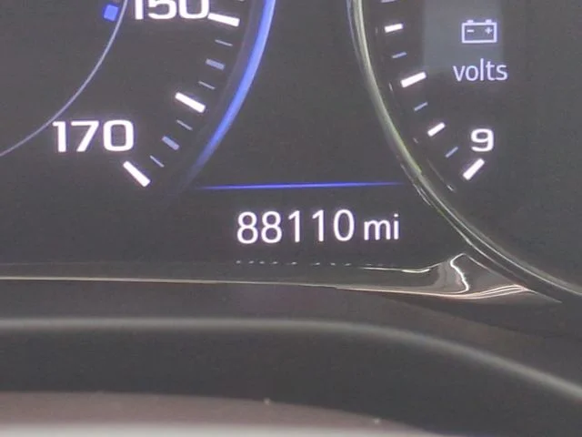 Used 2022 Gray GMC SLT image 33